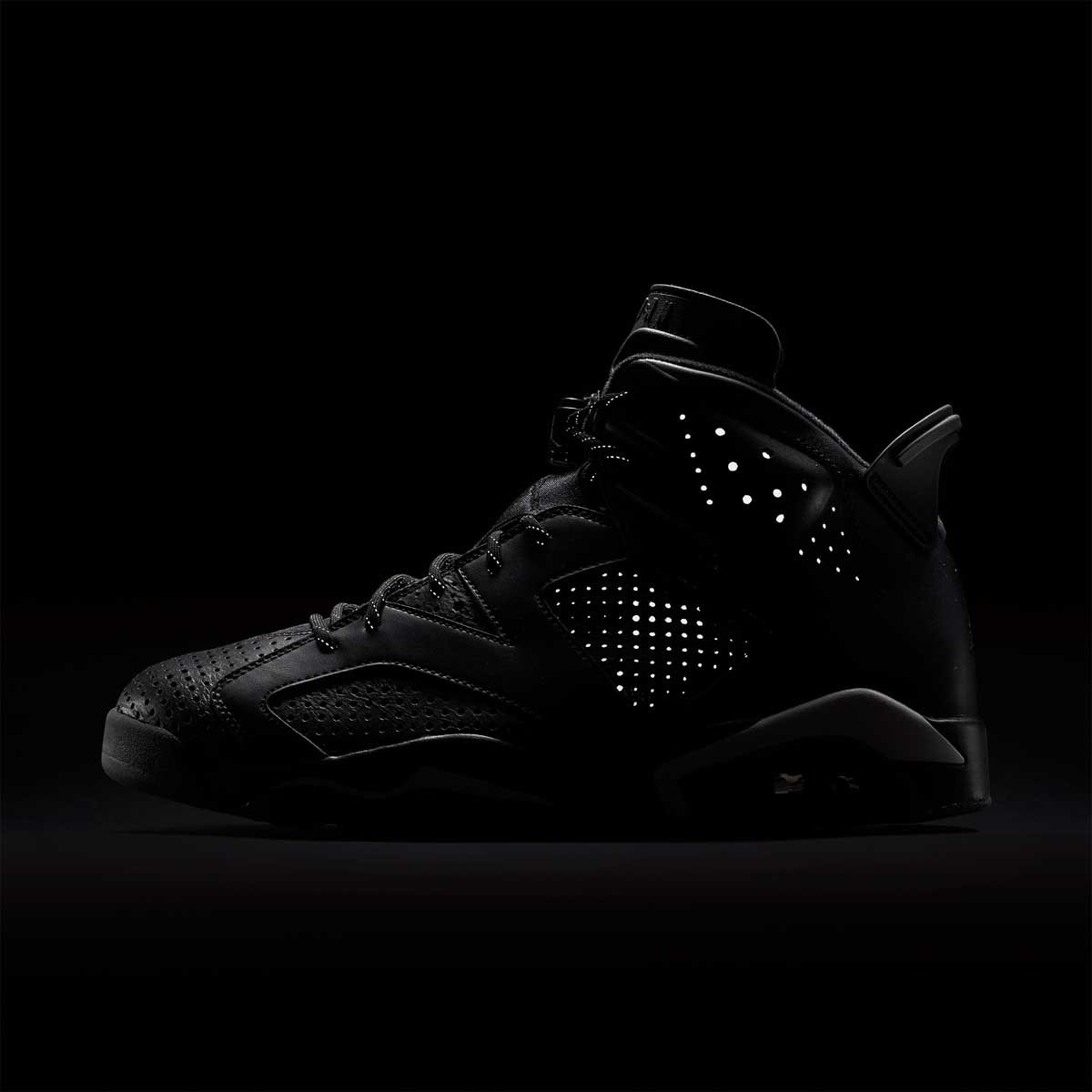 Кроссовки для баскетбола Nike AIR JORDAN 6 RETRO 