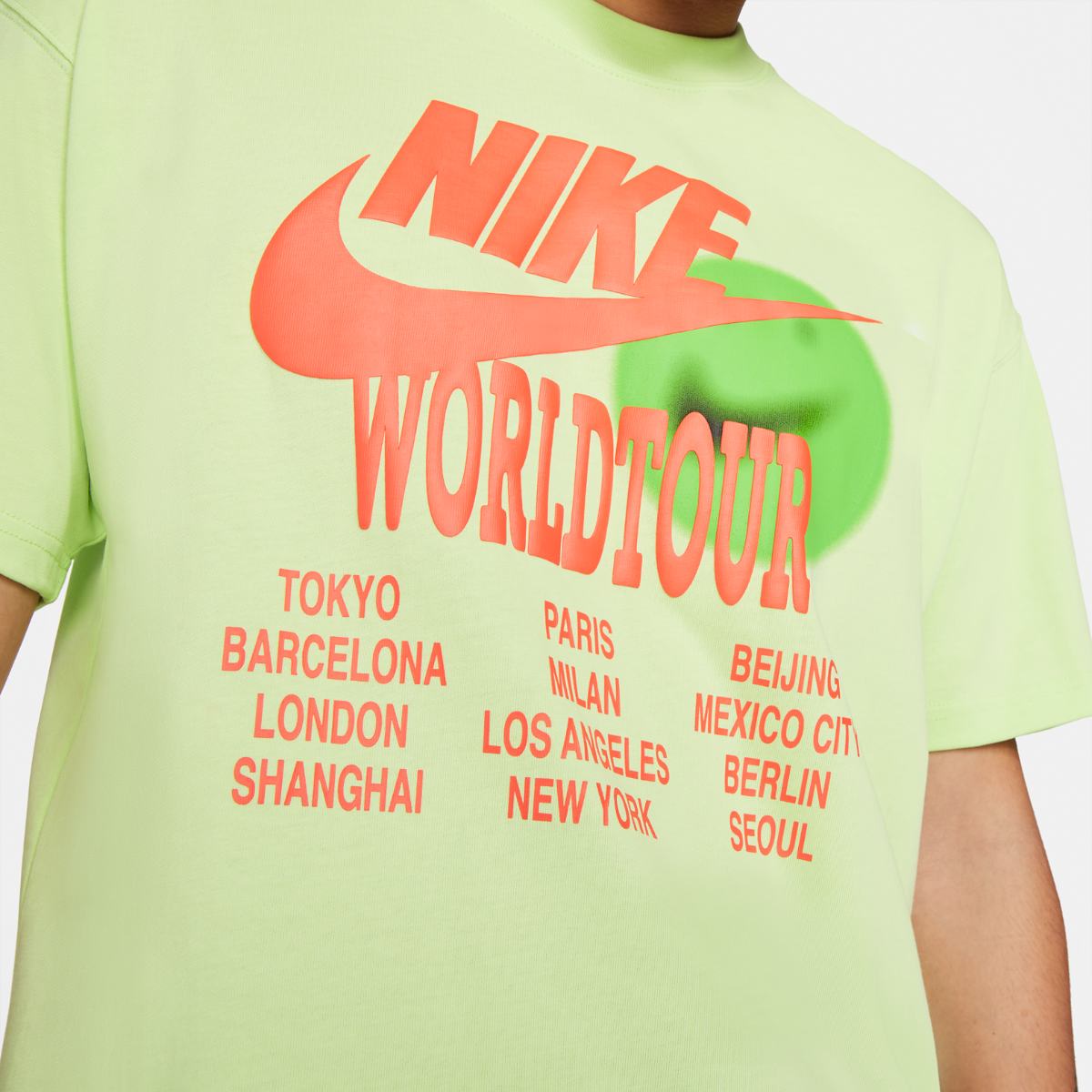 Футболка Nike M NSW TEE WORLD TOUR