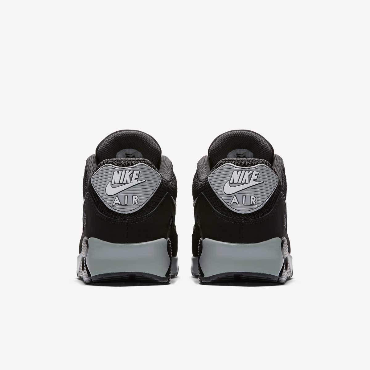 Кроссовки Nike AIR MAX 90 ESSENTIAL 